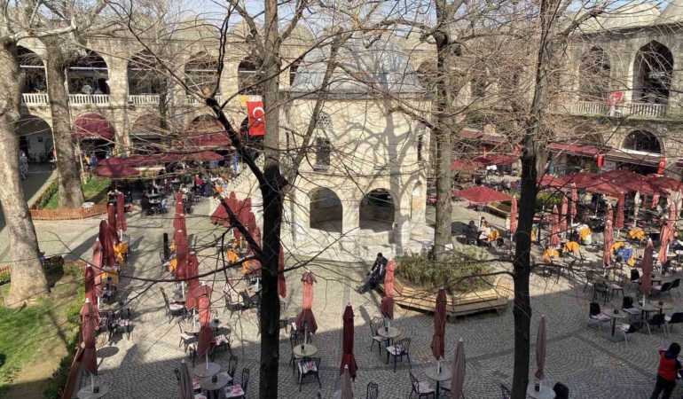 Koza Han’da masalar geri döndü, vatandaş yeniden tarihle buluştu