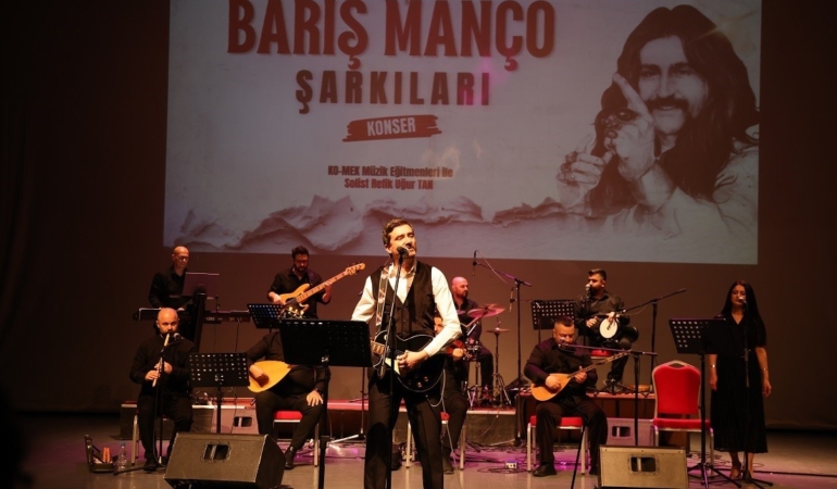 Gebze’de Barış Manço eserleriyle anıldı