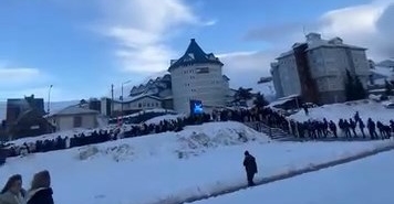 Uludağ’daki teleferik kuyruğu şaşırttı