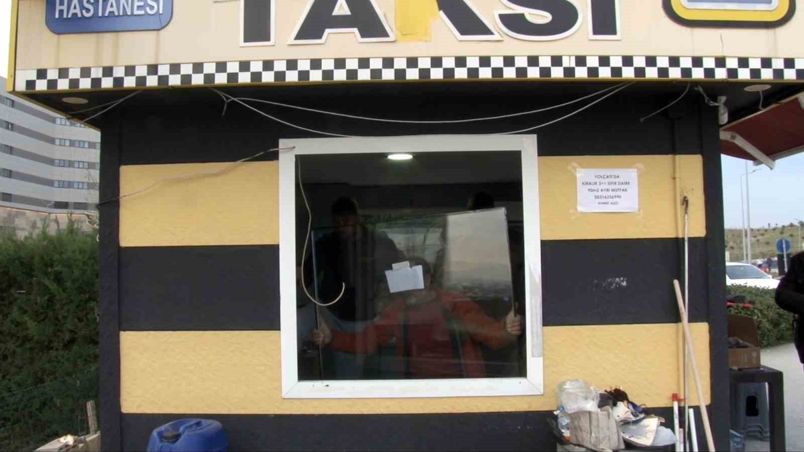 Taksi durağında dehşet anları: Güvenlik kamerası görüntüleri ortaya