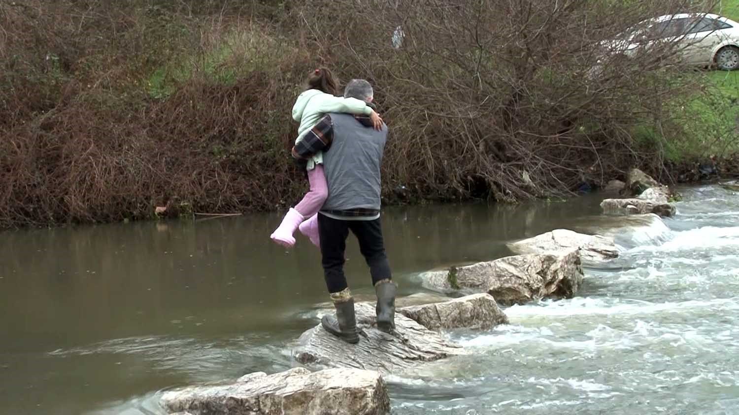 Çatalca’da dere taşkını vatandaşları yıllardır mağdur ediyor