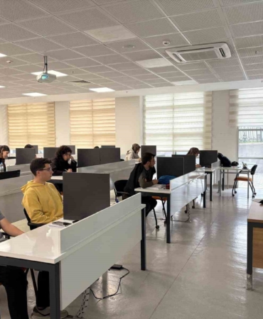 BTÜ’nün tercihten önce üniversiteni yaşa projesi tescillendi