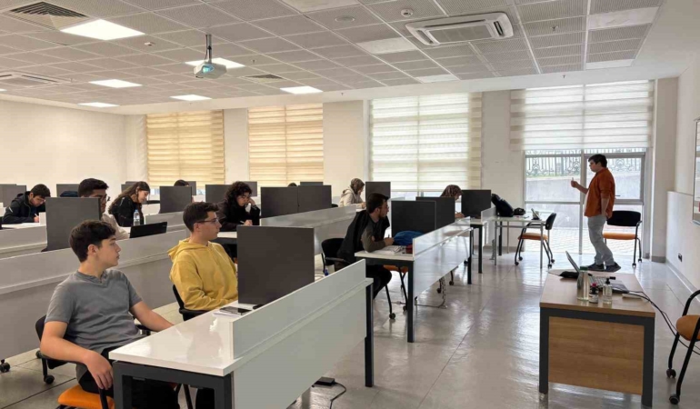 BTÜ’nün tercihten önce üniversiteni yaşa projesi tescillendi