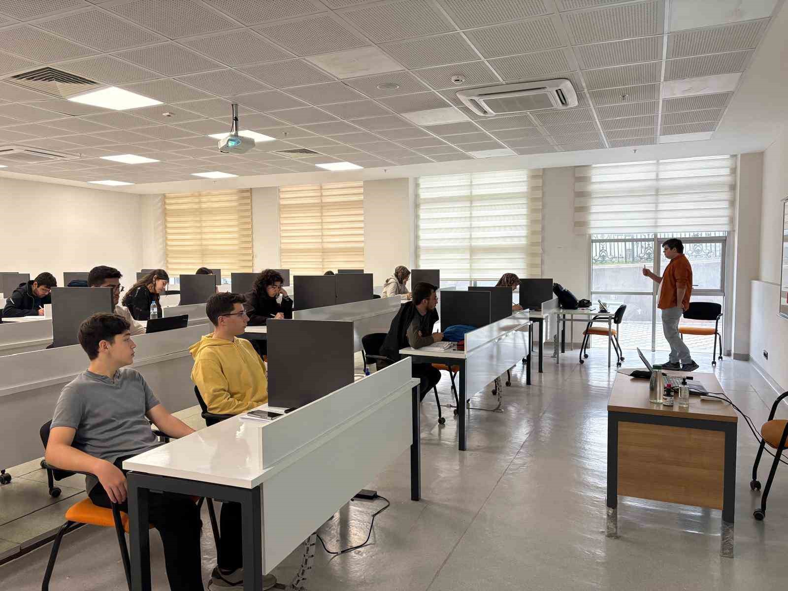 BTÜ’nün tercihten önce üniversiteni yaşa projesi tescillendi