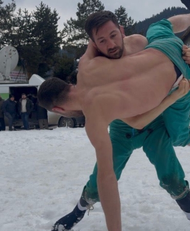 Karakucak güreşlerinde 2 şampiyon birden