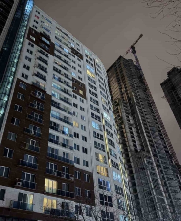 Esenyurt’ta bir sitede 2 kişi silahla vurulmuş halde ölü bulundu