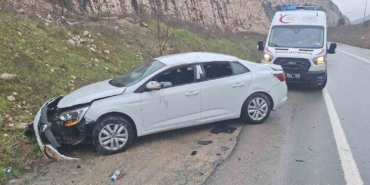 Bilecik’te kaygan yol kazaya neden oldu: 2 yaralı