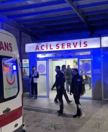 Bursa’da parkta çıkan tartışmada kan aktı, sırtından bıçaklanarak yaralandı