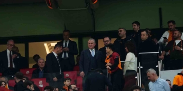 Bakan Osman Aşkın Bak, Galatasaray - Juventus maçını izledi