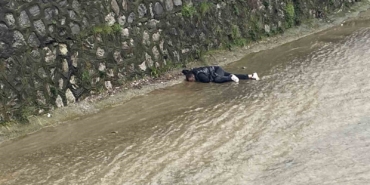 Bursa’da dereye düşen adam kalp masajıyla hayata döndürüldü