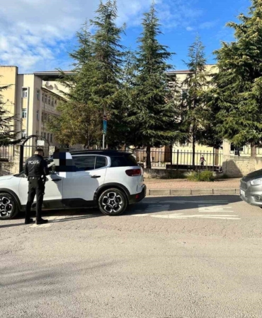 Kocaeli’de güvenli okul denetiminde aranan şahıs yakalandı