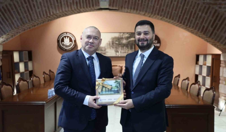 Başkan Öztekin yerli ve yabancı temsilcilerle istişarelerini sürdürüyor