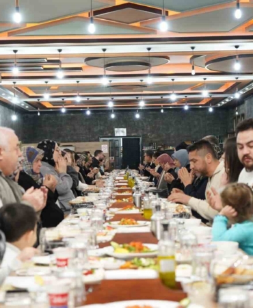 Bilecik’in ilçelerinde Ramazan iftarlarında şehit yakınları ve gaziler unutulmadı