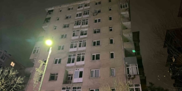 Küçükçekmece’de sitedeki 10 katlı riskli bina, mühürlenerek tahliye edildi