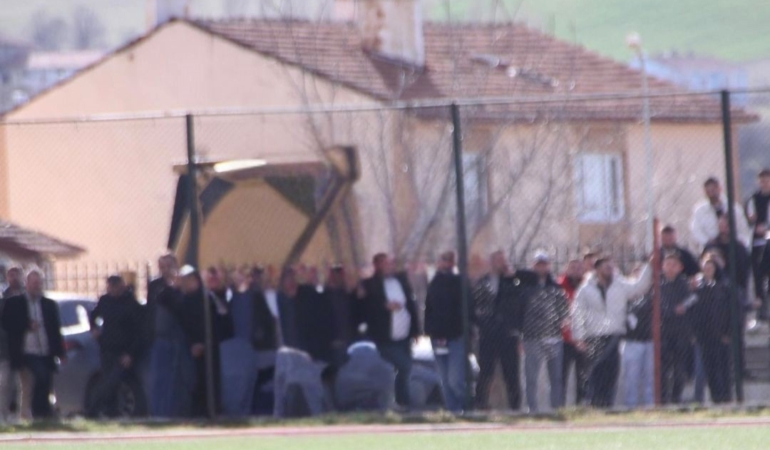 Deplasman yasağı olmasına rağmen taraftar alınmasına tepki