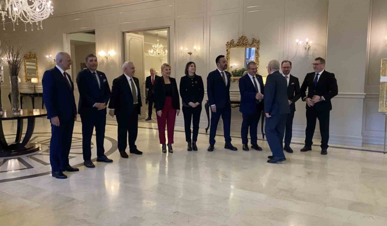 Bursa iş dünyası BUSİAD’ın geleneksel iftarında bir araya geldi