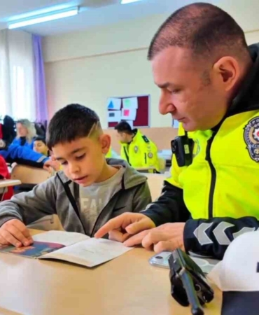 Tekirdağ Emniyeti sahada: Annelerle, gençlerle ve öğrencilerle buluştu