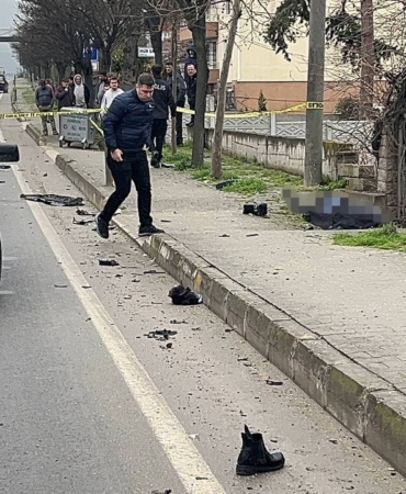 D-650’de feci kaza: Otomobilin çarptığı anne yaralandı, kızı hayatını kaybetti