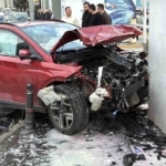 Kağıthane’de 3 aracın karıştığı zincirleme trafik kazasında 2 kişi yaralandı