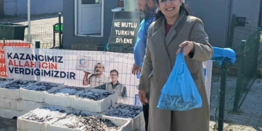 Edirne’de 350 kilogram hamsi dağıtıldı