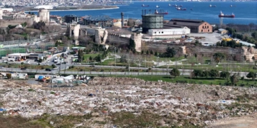 İBB ve İSKİ’nin moloz döktüğü tarihi Kazlıçeşme Meydanı’nda çevre kirliliği