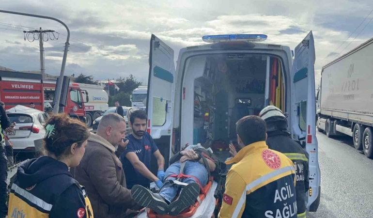 Tekirdağ’da kırmızı ışık ihlalinin kazayla sonuçlandığı anlar kamerada