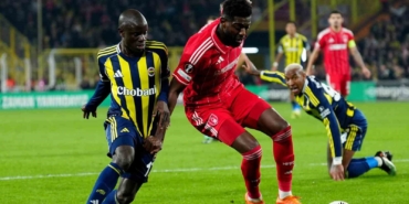 UEFA Avrupa Ligi: Fenerbahçe: 0 - Nottingham Forest: 3 (Maç sonucu)