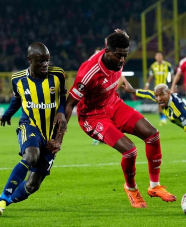 UEFA Avrupa Ligi: Fenerbahçe: 0 - Nottingham Forest: 3 (Maç sonucu)
