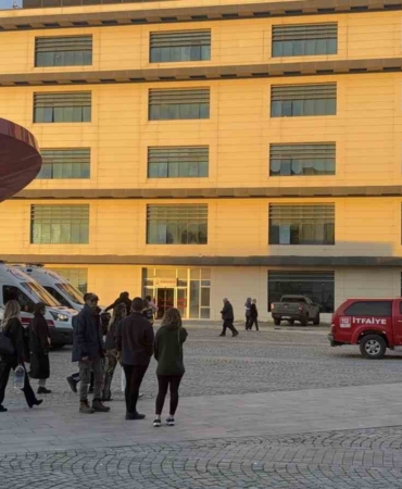 Çanakkale’de hastanede çıkan yangın büyümeden söndürüldü