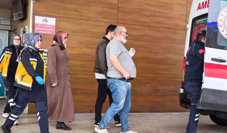 Mobilya ustası, 3 parmağını frezeye kaptırdı