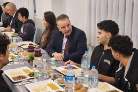 Edremit Kaymakamı Odabaş, iftar sofrasında Şehit Mustafa Serin Fen Lisesi öğrenci ve öğretmenleriyle buluştu