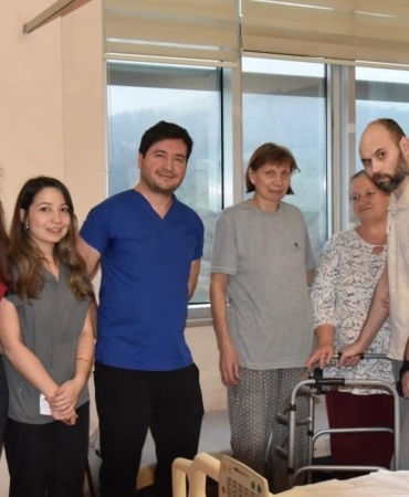 Geçirdikleri trafik kazası sonucu yaralanan Rus çift Çanakkale’de sağlığına kavuştu