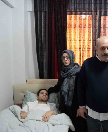 İstanbul’da metro çıkışında dehşet, yardım etmek istedi, 6 yerinden bıçaklandı