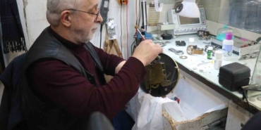 Saat sevdasından yurt dışı eğitimini bıraktı: Yıllardır zamana sevgiyle ayar veriyor