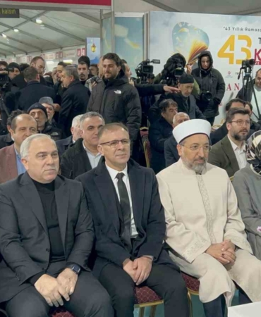 Diyanet İşleri Başkanı Arpaguş: "Yeryüzünde kitabın serüveni ilahi hitapla başlamıştır. İnsanlığı kitap ile tanıştıranlar da bu ilahi hitabın muhatabı olan peygamberlerdir"