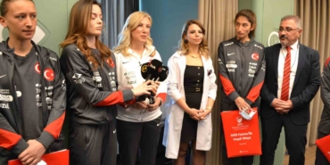 A Milli Kadın Futbol Takımı’ndan kanser hastalarına moral ziyareti