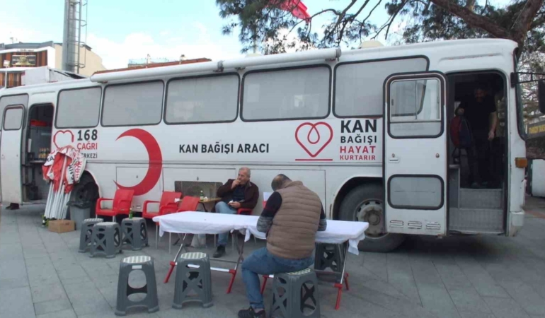 Burhaniyeliler kan bağışı paptı