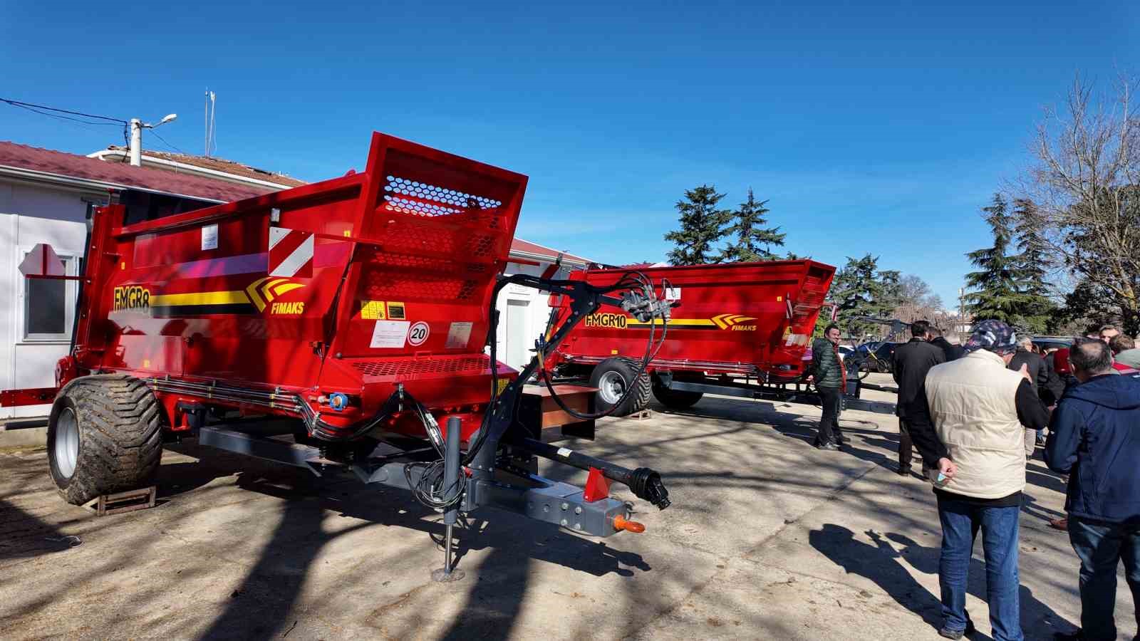 Tekirdağ’da üreticilere iklim dostu destek: 2 adet hayvan gübresi dağıtma römorku hizmete sunuldu
