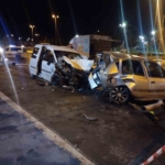 Kartal’da sahil yolunda hafif ticari araç park halindeki otomobile çarptı: 4 yaralı