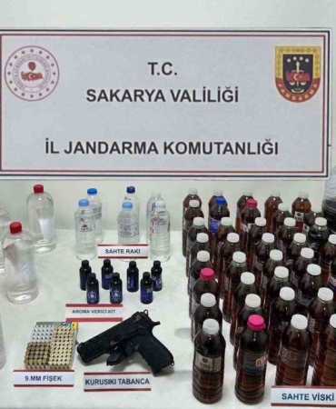 Sahte alkolleri piyasaya sürecekti, jandarma yakaladı