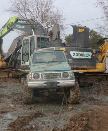 Sakarya’da "fıkra gibi olay: Kurtarmaya gelen de battı