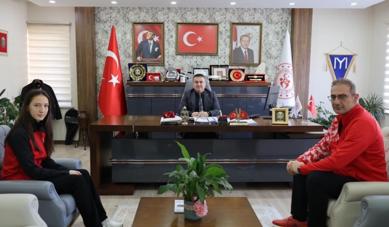 Bilecikli sporcu 300 metrede Türkiye 3’üncüsü oldu