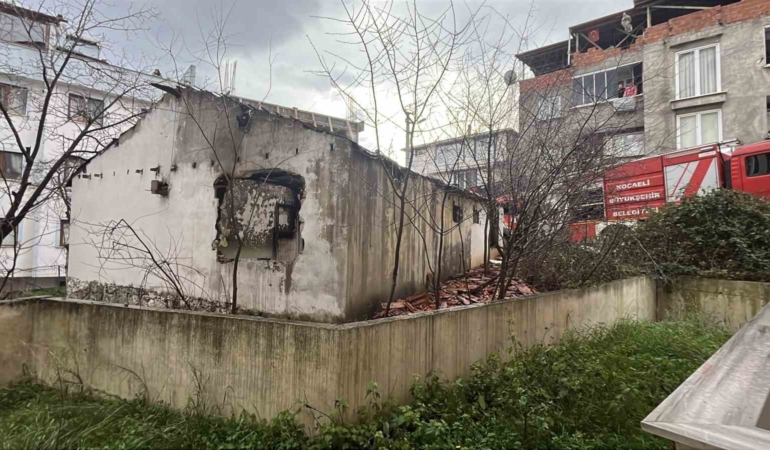 Gebze’de metruk evde yangın çıktı