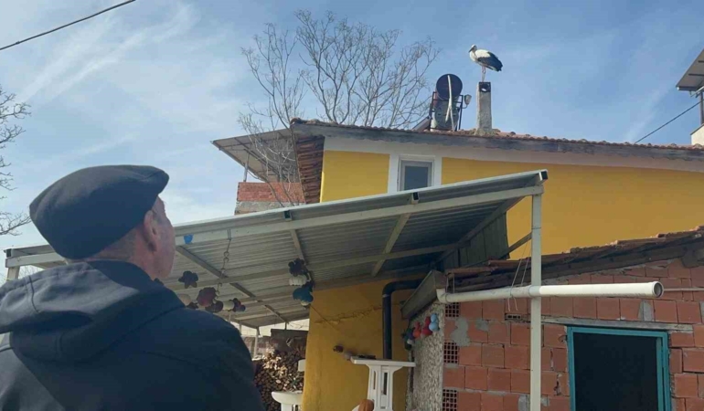 Leylek köyünde büyük sevinç: Eşi geldi, herkes Yaren’i bekliyor