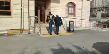 Esenyurt’ta servis şoförü trafik tartışmasında otomobil sürücüsüne saldırdı: O anlar kamerada