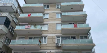 Küçükçekmece’de istinat duvarı çöktü: 6 katlı bina tahliye edildi