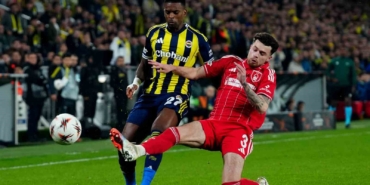 UEFA Avrupa Ligi: Fenerbahçe: 0 - Nottingham Forest: 2 (İlk yarı)