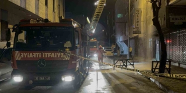 Bağcılar’da 4. kattaki iş yerinde yangın çıktı