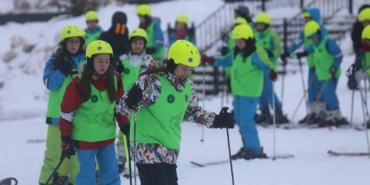Hayatında ilk kez Uludağ’a çıktılar: "1000 Çocuk Kayak" projesiyle yüzlerce öğrenci karla buluştu