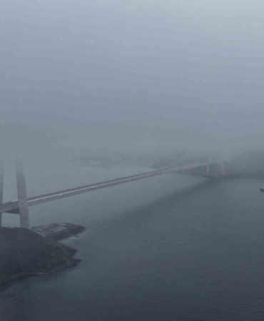 Yavuz Sultan Selim Köprüsü’nde etkili olan sis havadan görüntülendi